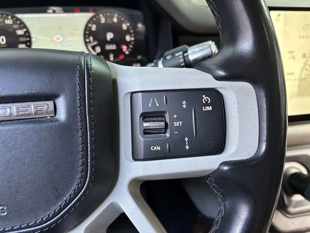 Land Rover Defender — миниатюра 32