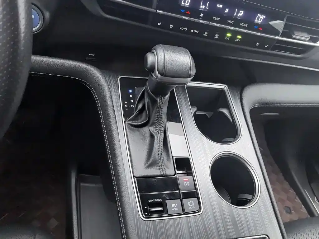Toyota Sienna — миниатюра 13