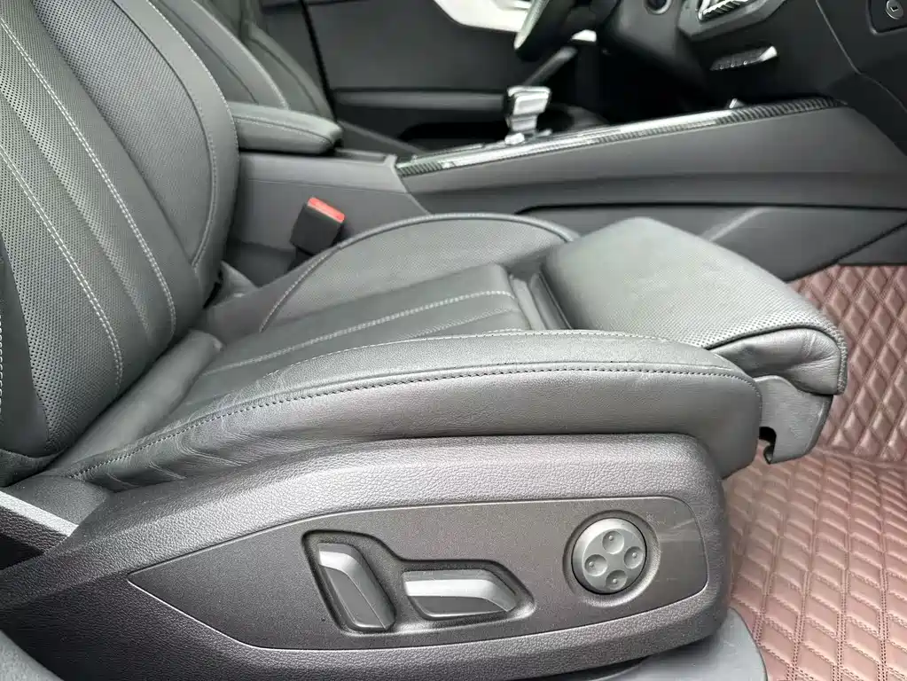Audi A4L — миниатюра 30