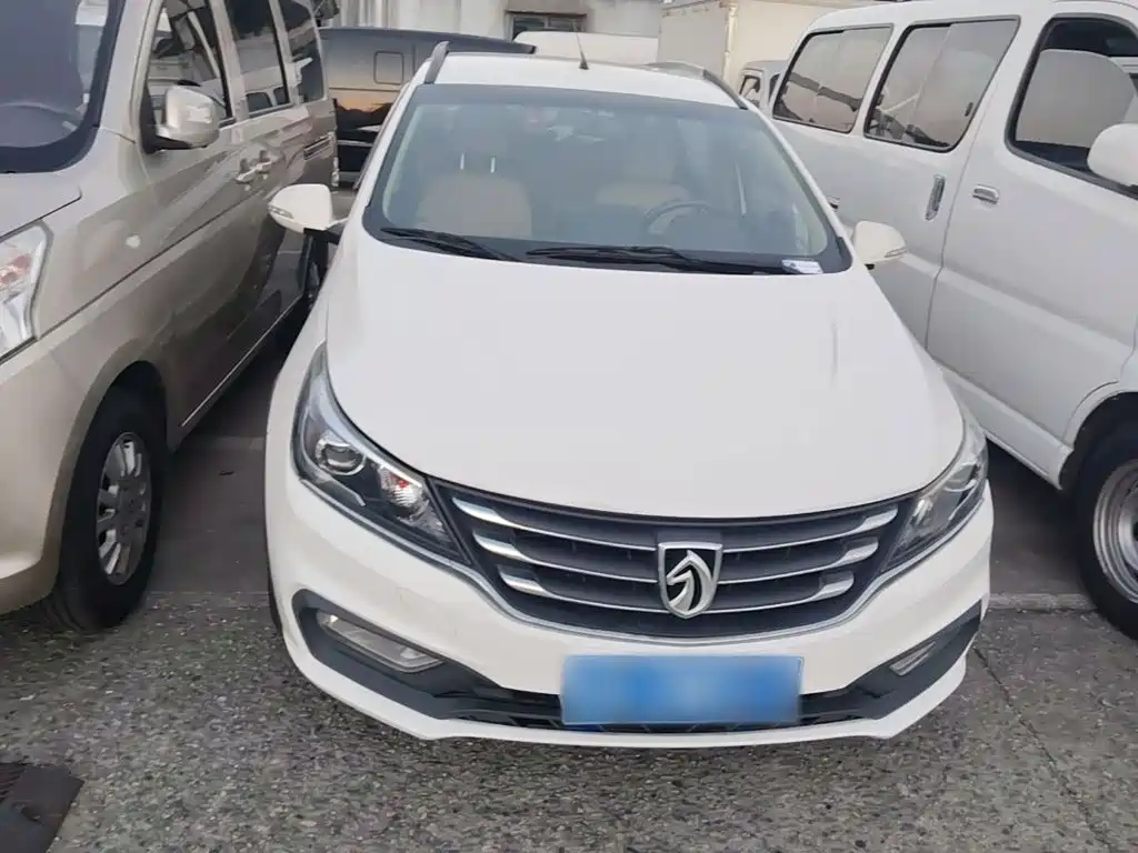 Baojun 310W — миниатюра 3