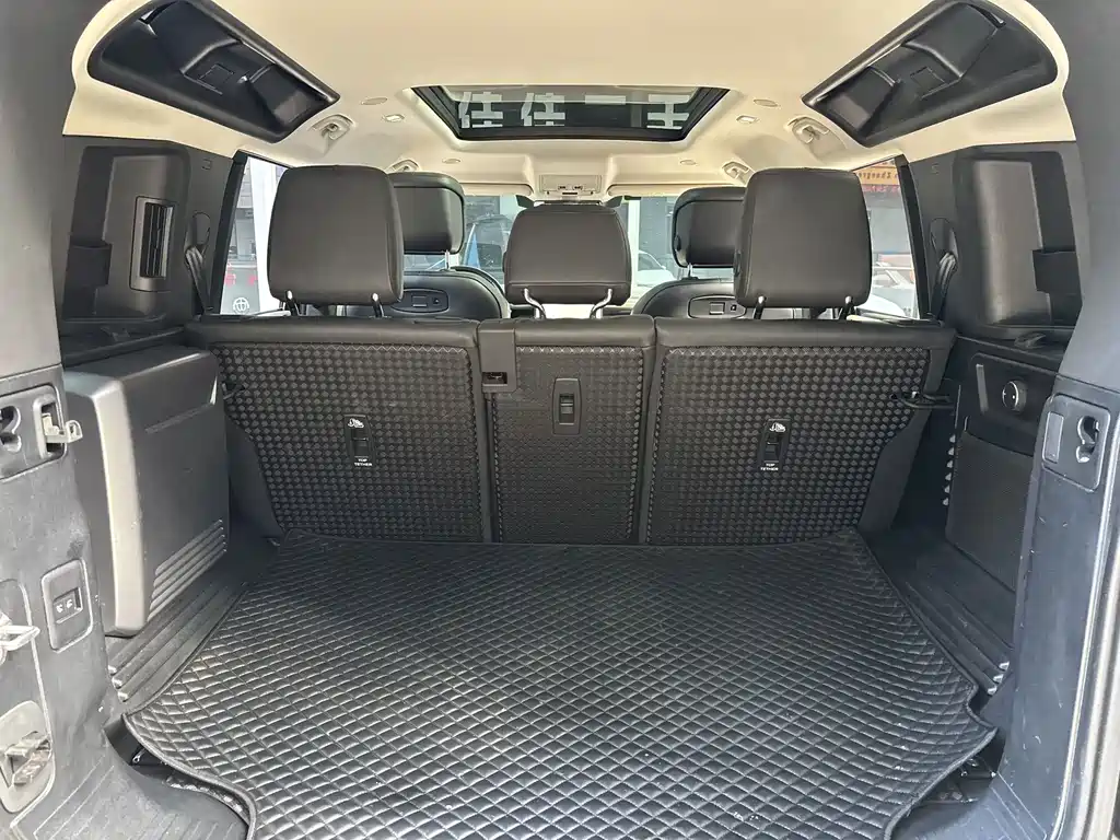 Land Rover Defender — миниатюра 36