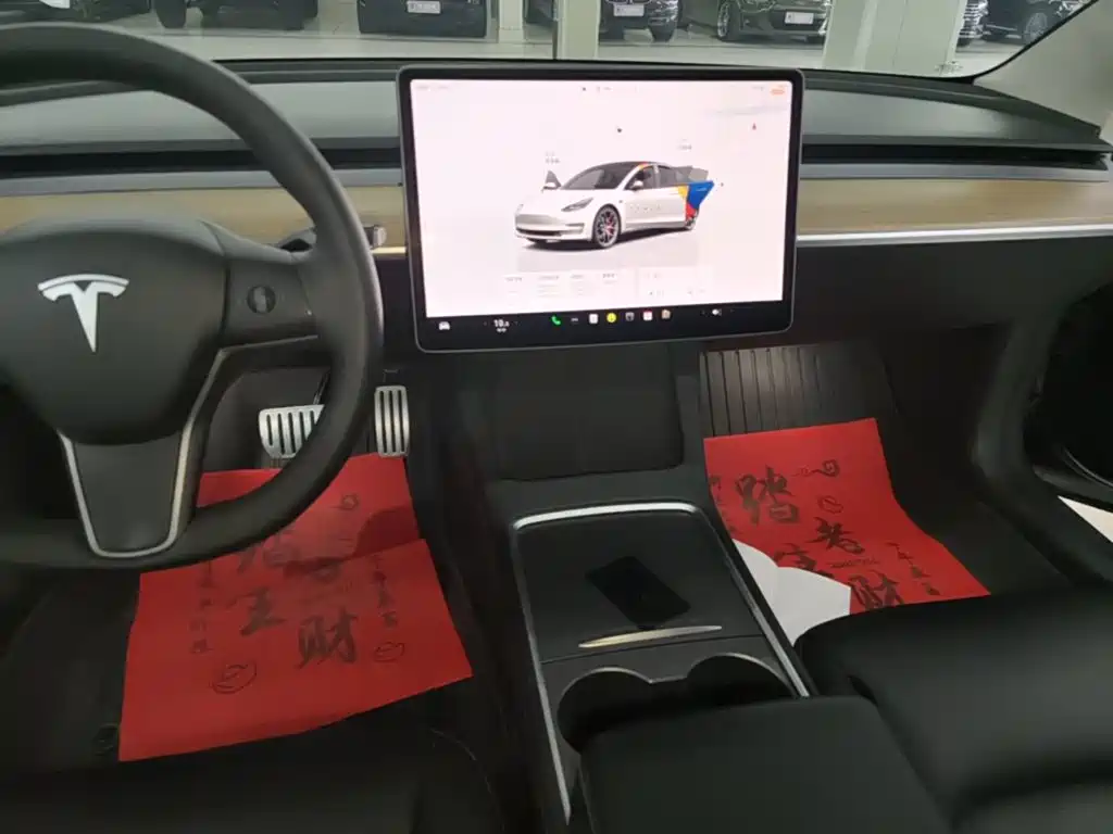 Tesla Model 3 — миниатюра 13