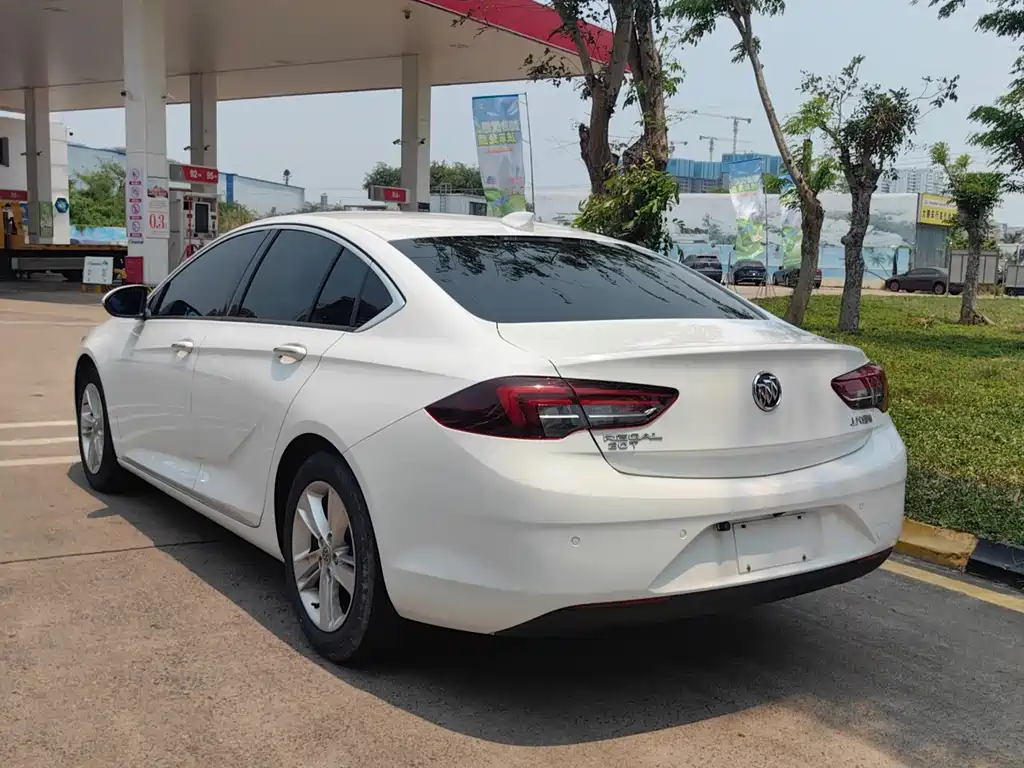 Buick Regal — миниатюра 13
