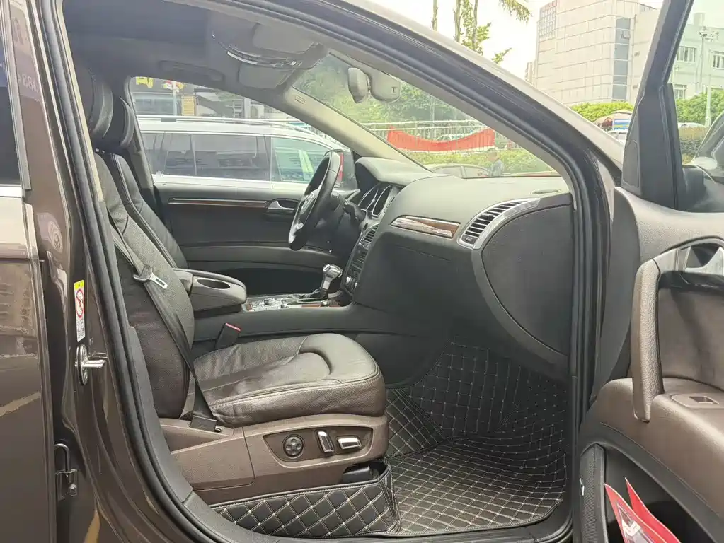 Audi Q7 — миниатюра 8