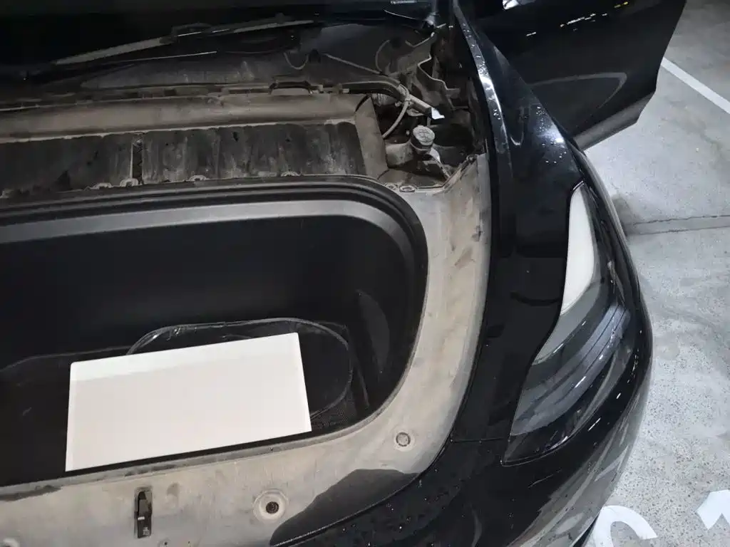 Tesla Model Y — миниатюра 21
