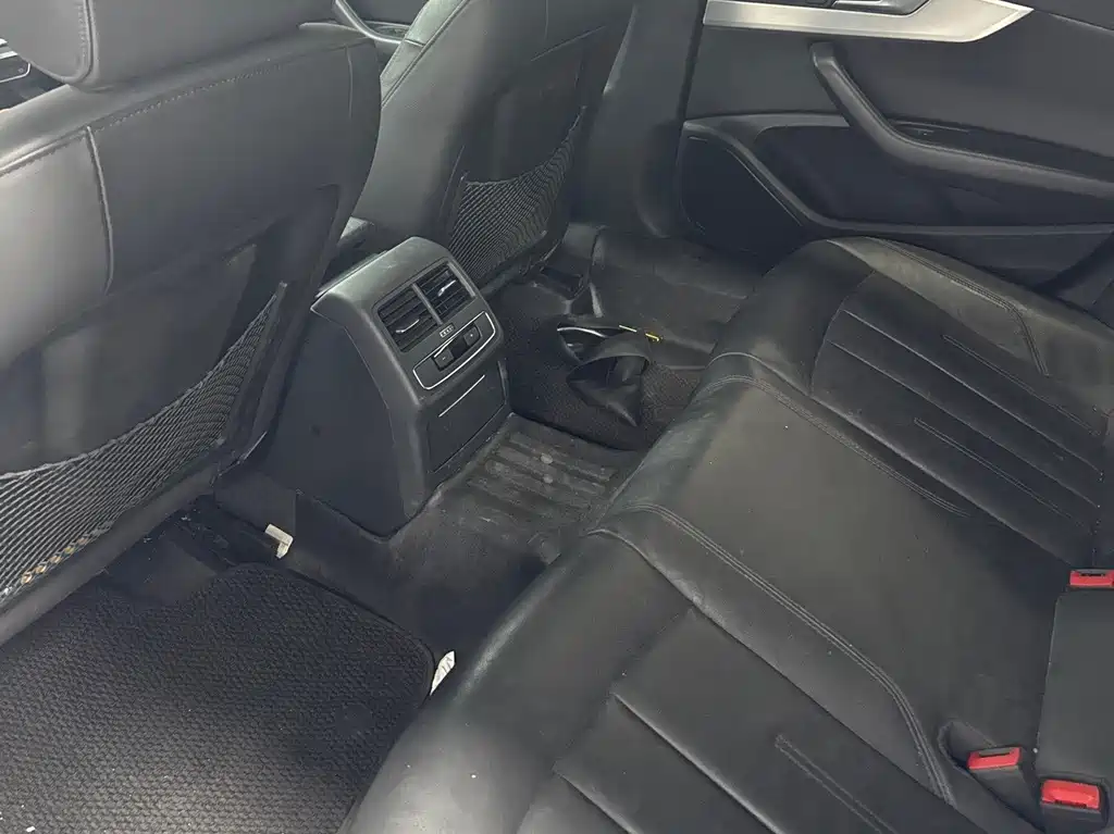 Audi A4L — миниатюра 8