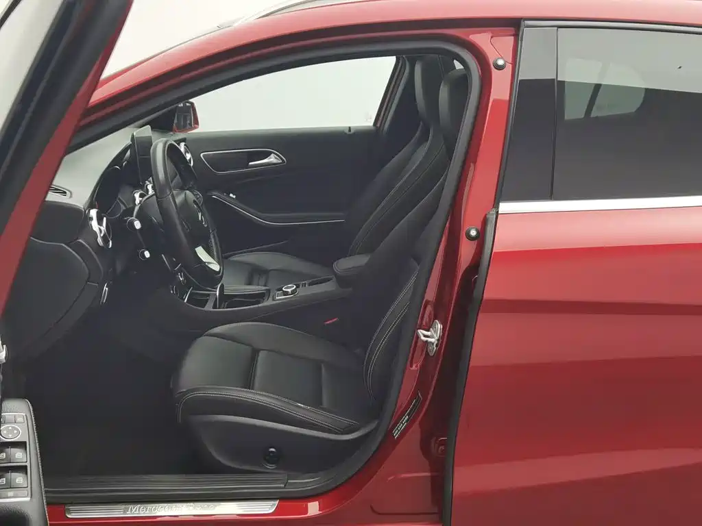 Mercedes-Benz GLA — миниатюра 10