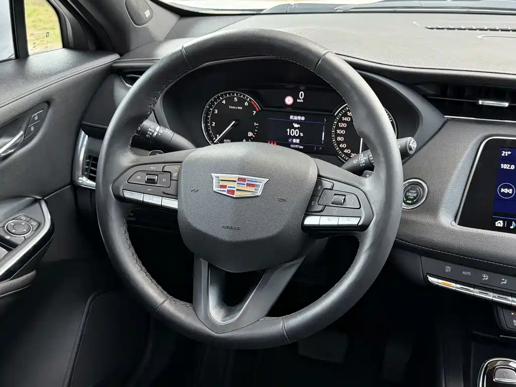 Cadillac XT4 — миниатюра 5