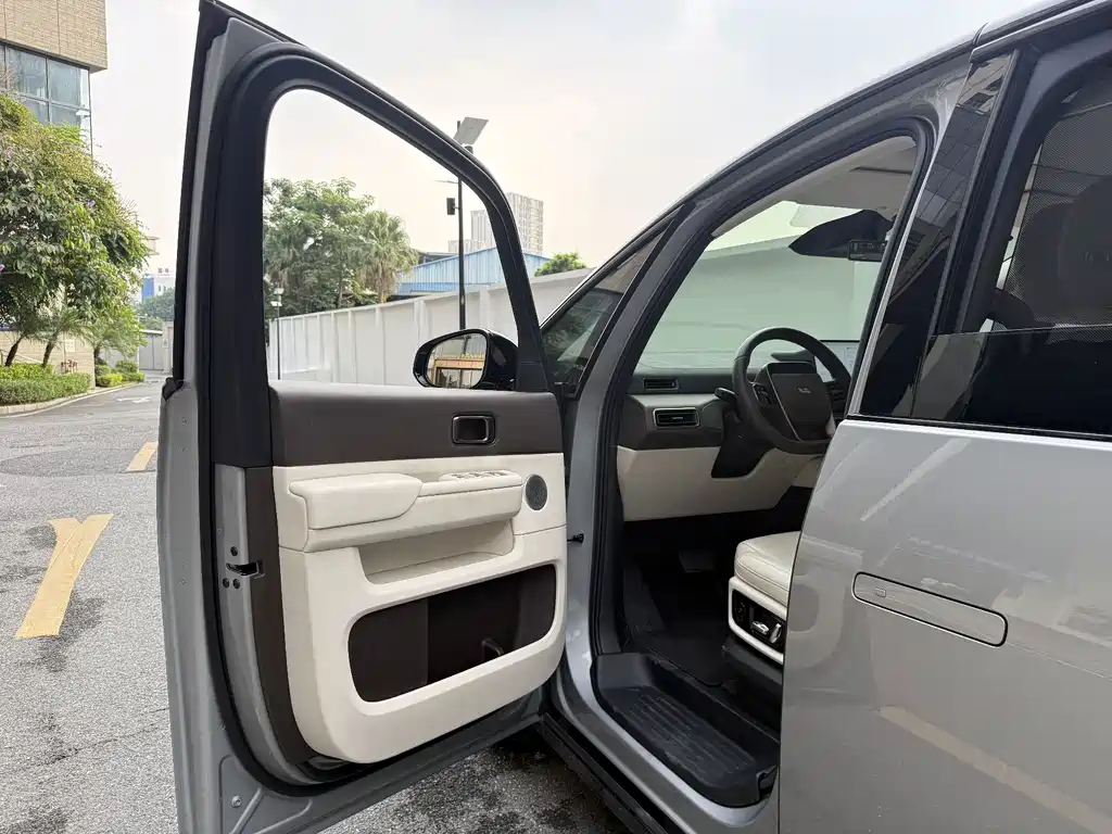 Li Auto Li MEGA — миниатюра 7
