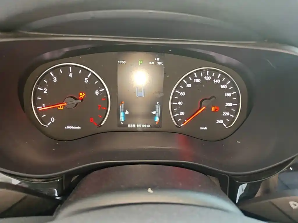 BYD MAX — миниатюра 12