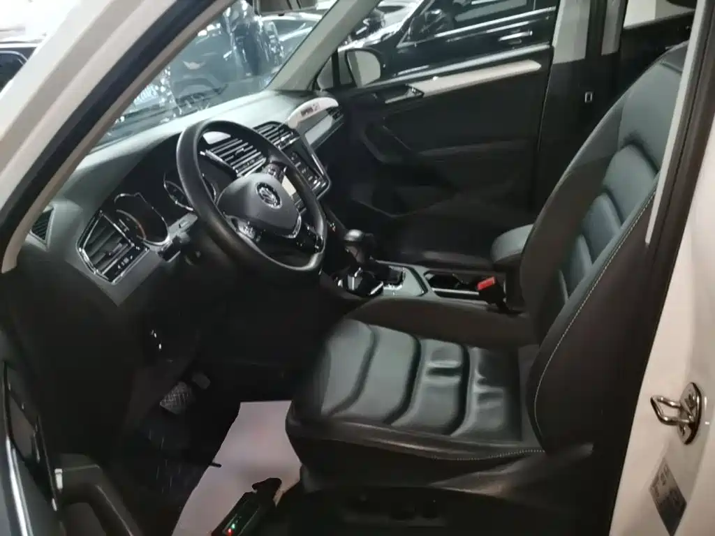 Volkswagen Tiguan L — миниатюра 15