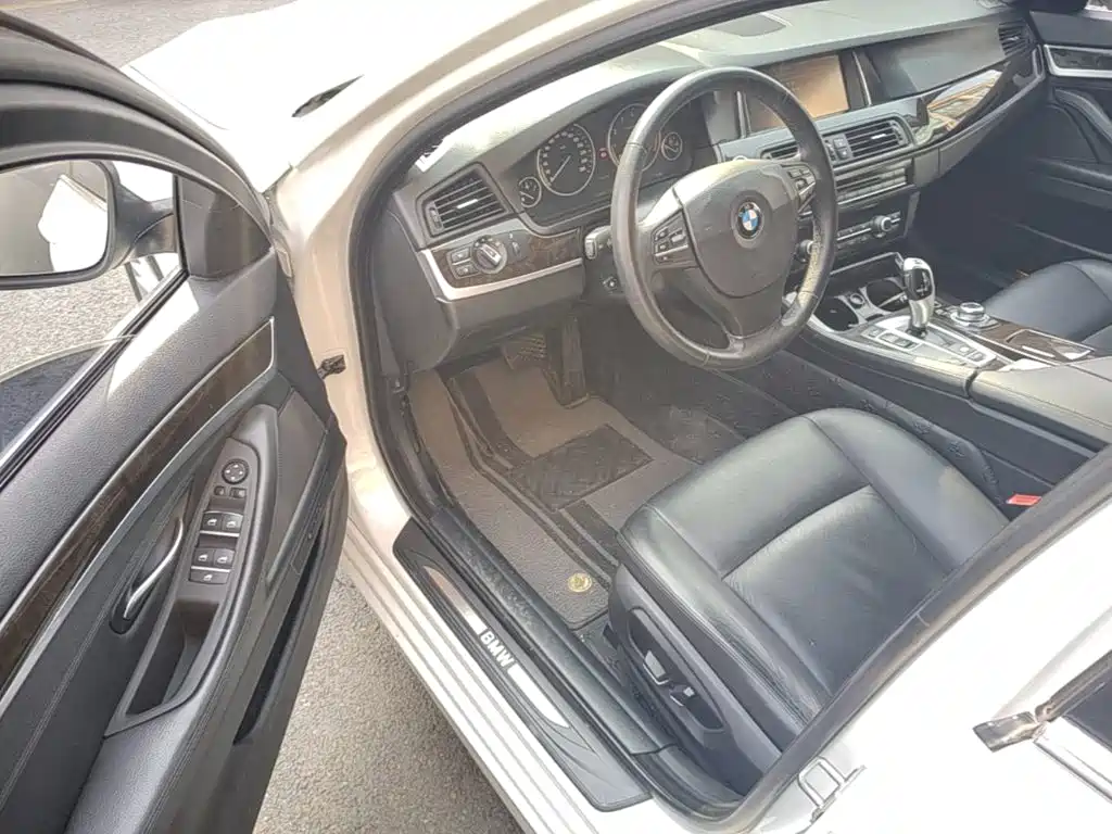 BMW 5 Series — миниатюра 16