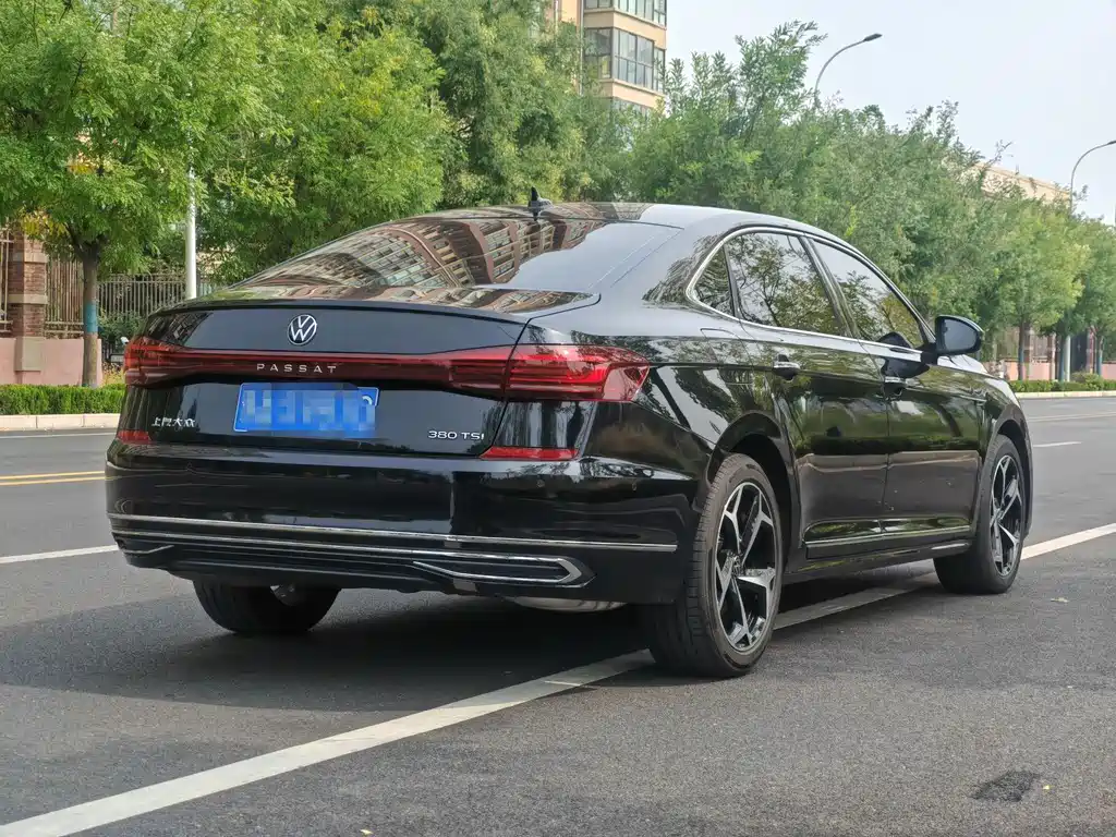 Volkswagen Passat — миниатюра 8