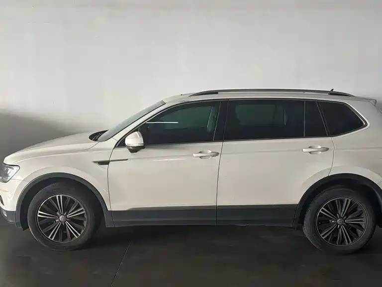Volkswagen Tiguan L — миниатюра 5