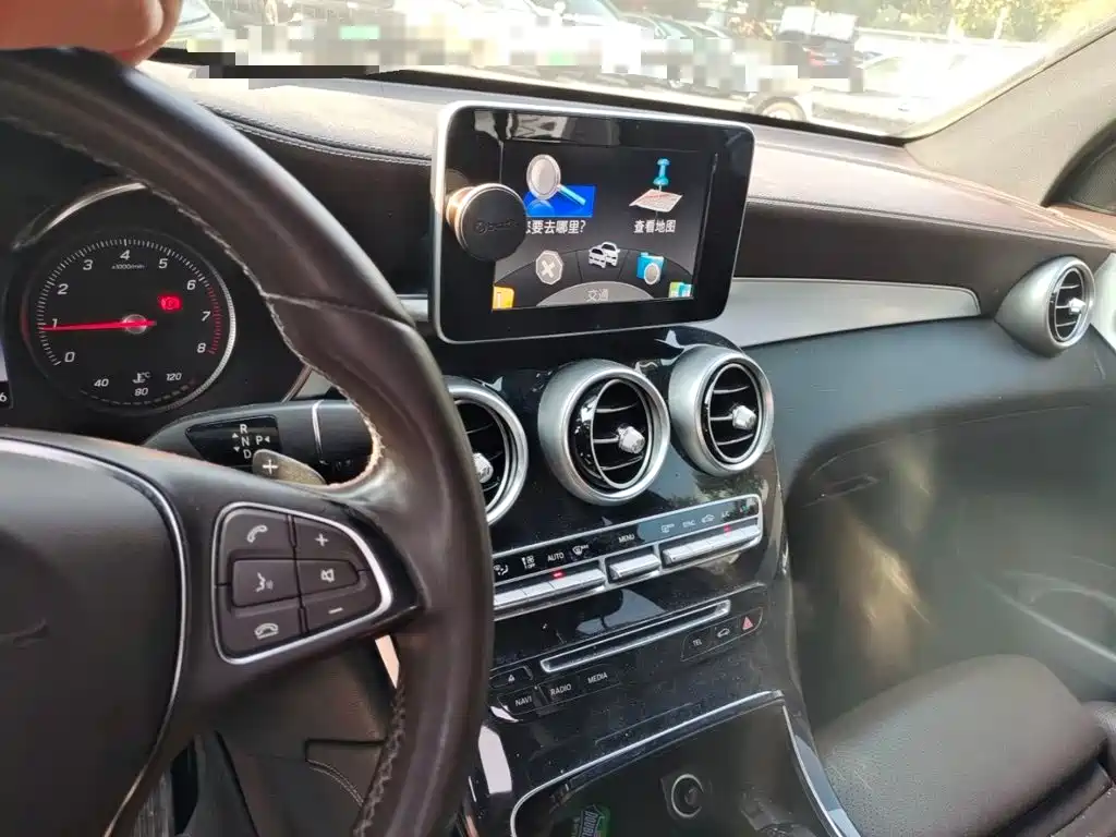 Mercedes-Benz GLC — миниатюра 9