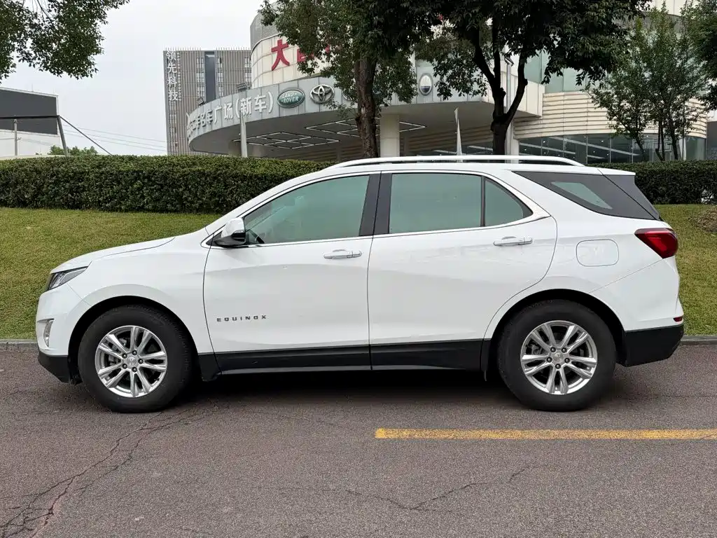 Chevrolet Equinox — миниатюра 3