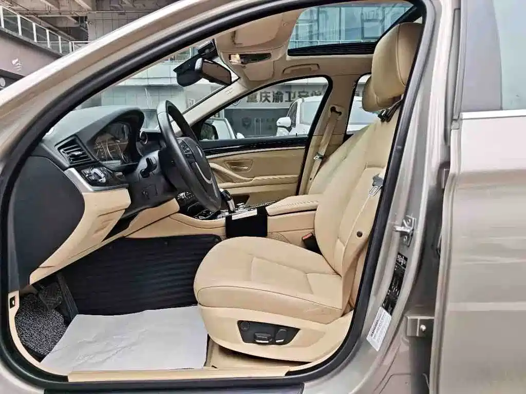 BMW 5 Series — миниатюра 4