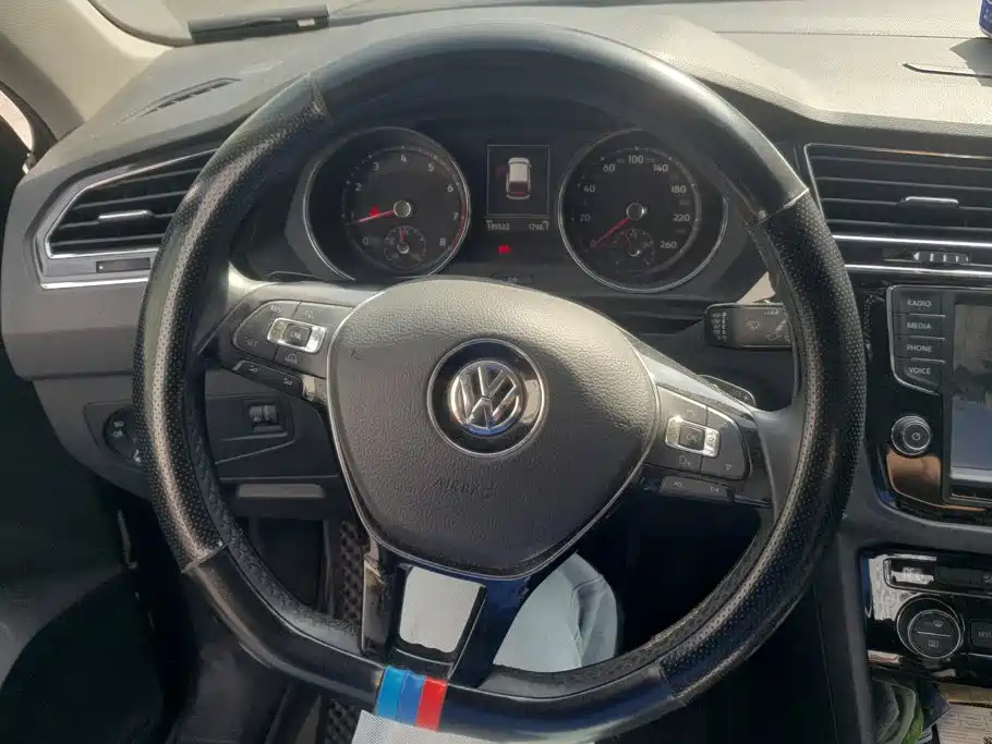 Volkswagen Tiguan L — миниатюра 15