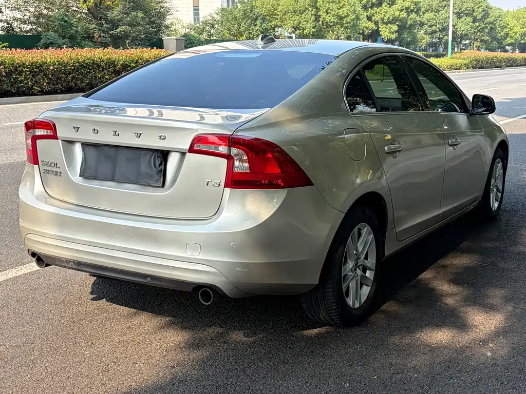 Volvo S60 — миниатюра 6