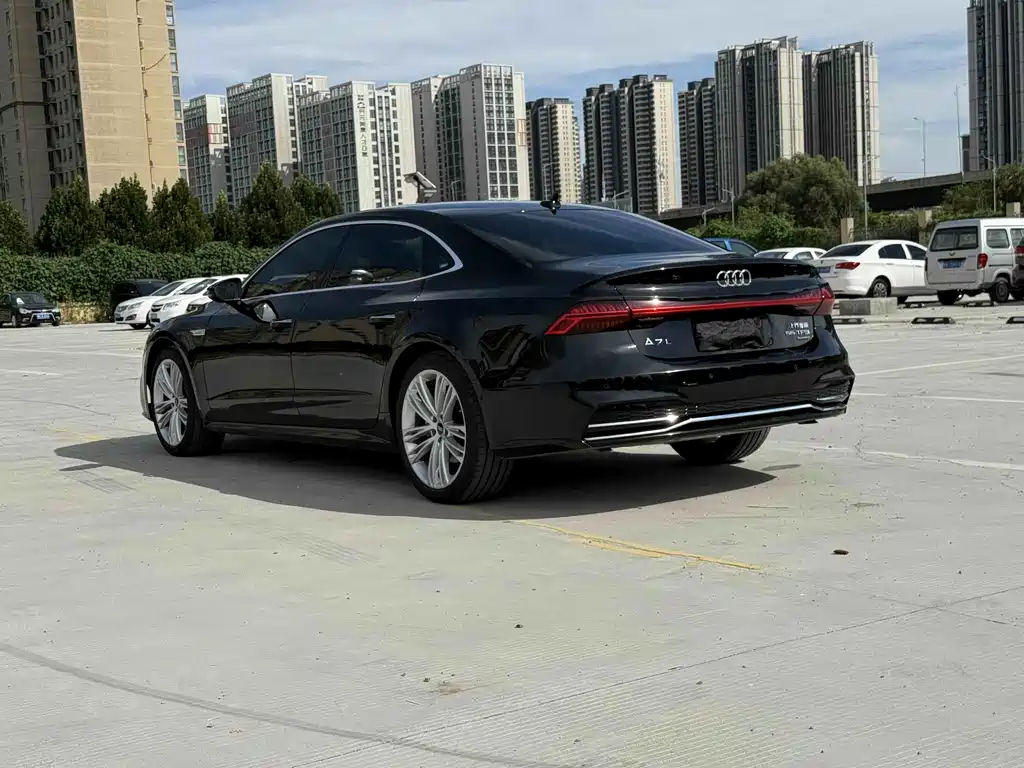 Audi A7L 2025 45 TFSI quattro