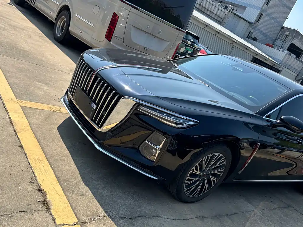 Hongqi Hongqi H5 — миниатюра 3