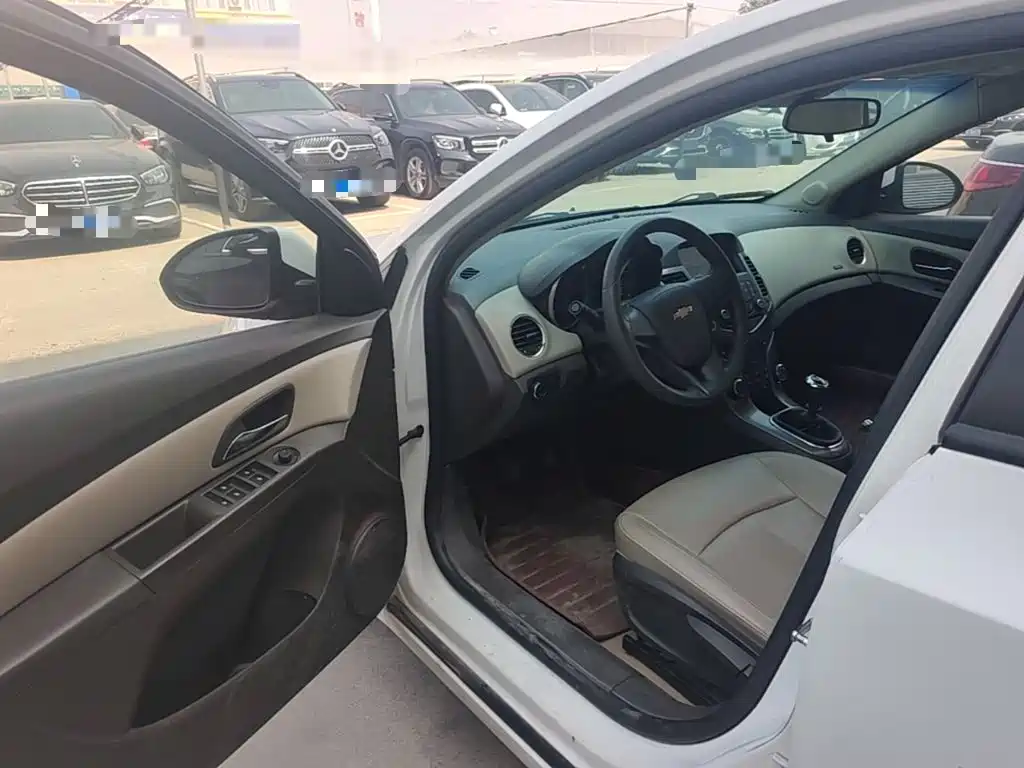 Chevrolet Cruze — миниатюра 16