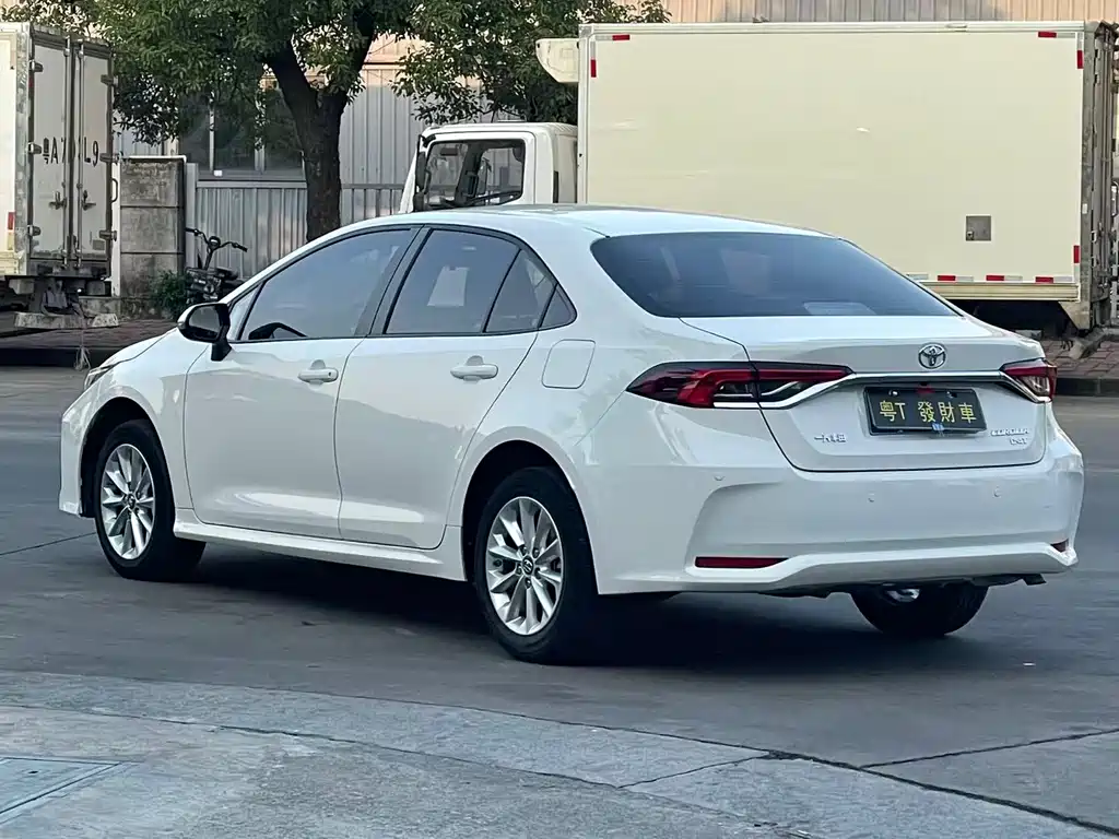 TOYOTA COROLLA