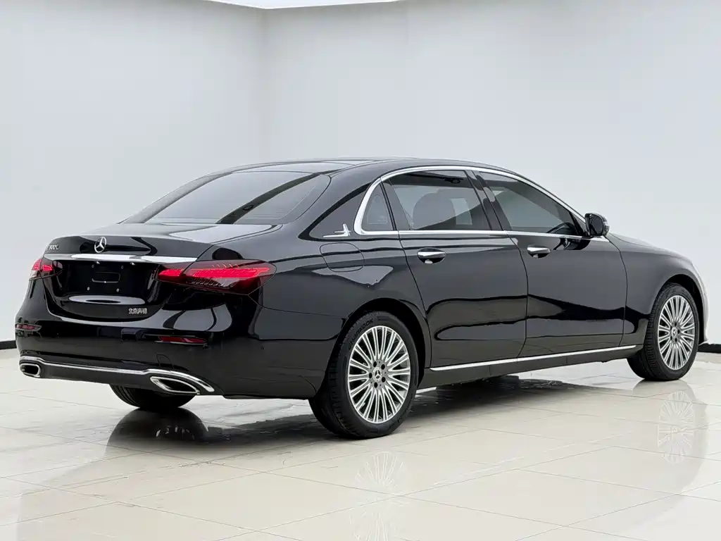 Mercedes-Benz E-Class — миниатюра 27