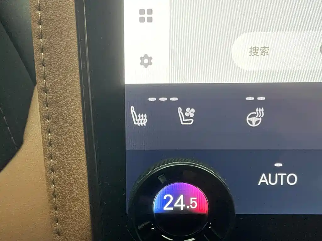 Toyota Alphard — миниатюра 17
