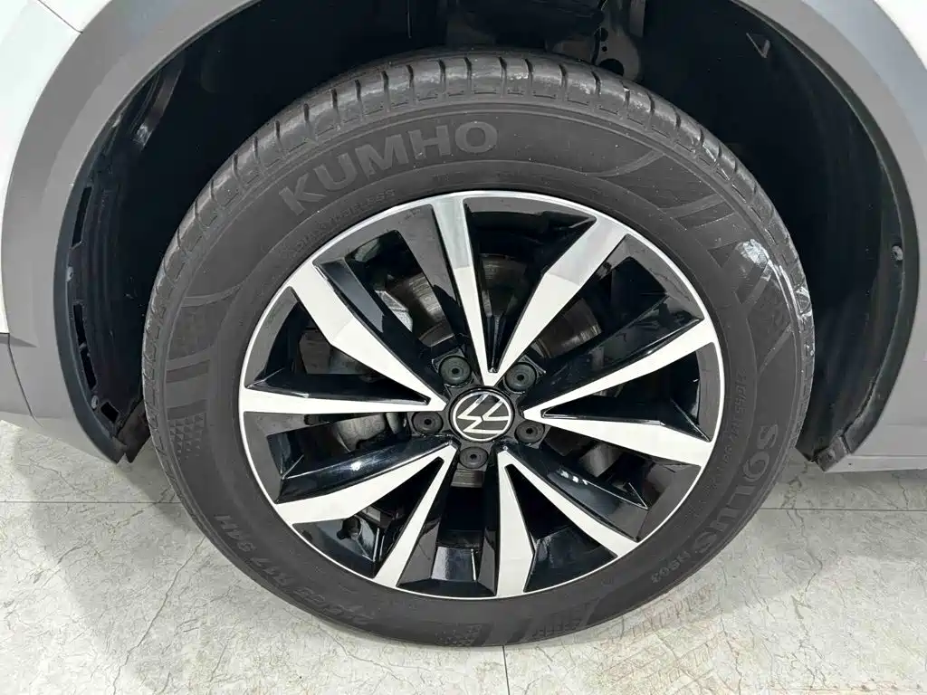 Volkswagen T-Roc — миниатюра 24