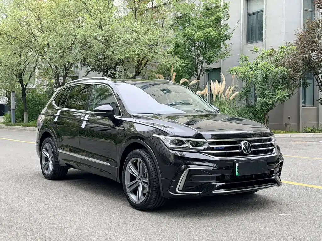 Volkswagen Tiguan L PHEV — миниатюра 3