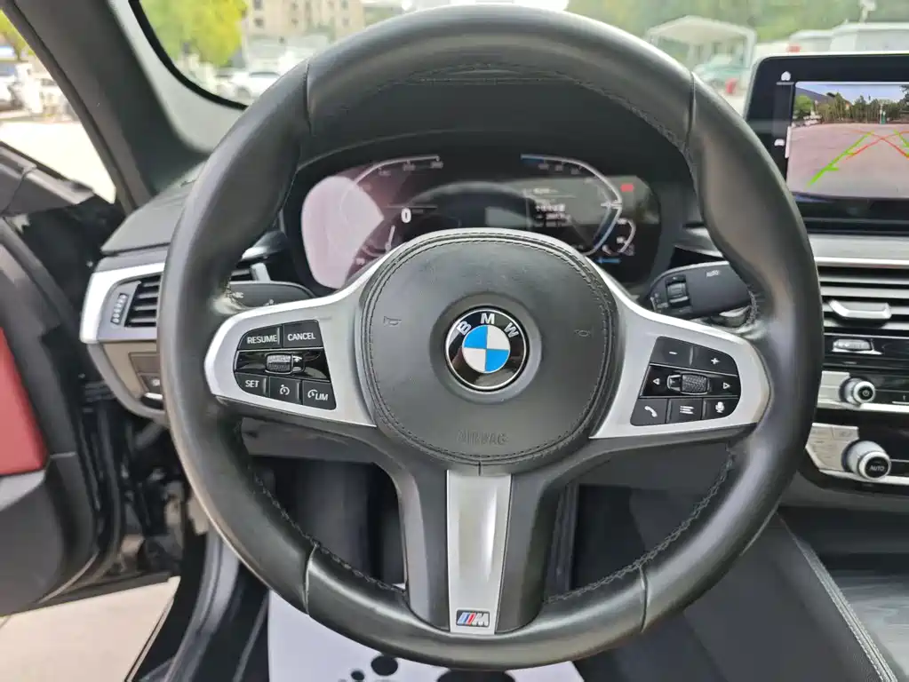 BMW 5 Series New Energy — миниатюра 9