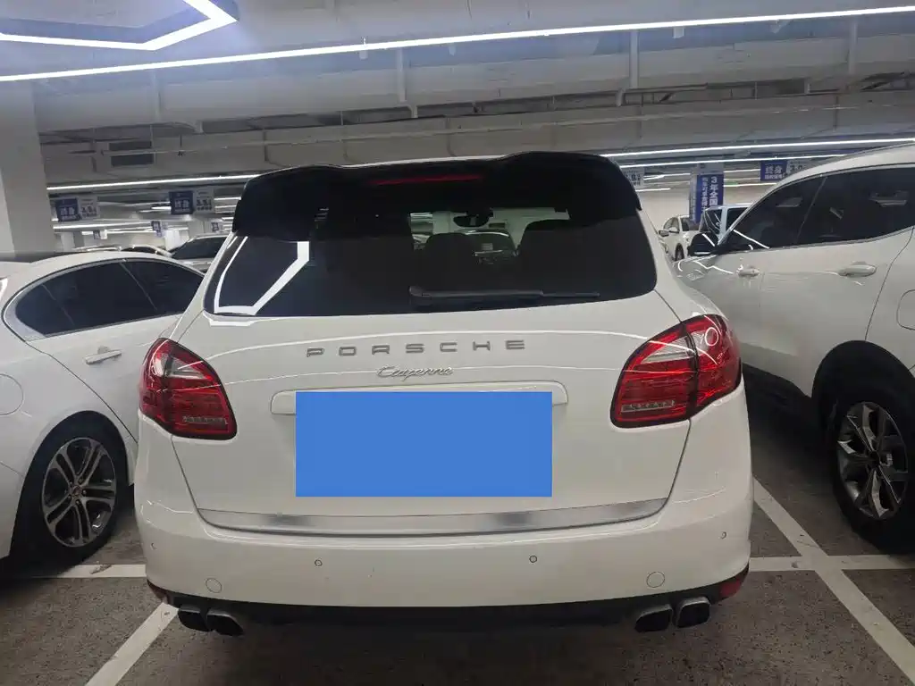 Porsche Cayenne — миниатюра 5