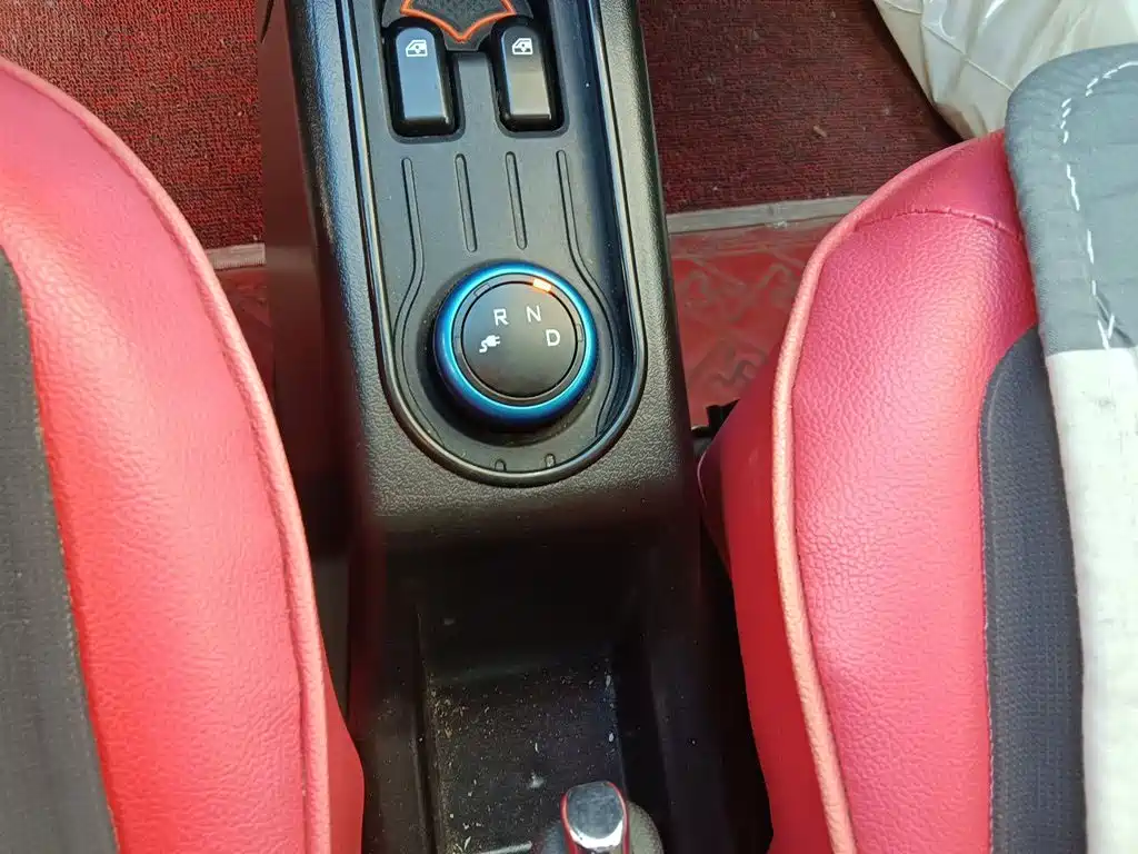 Wuling MINIEV — миниатюра 10
