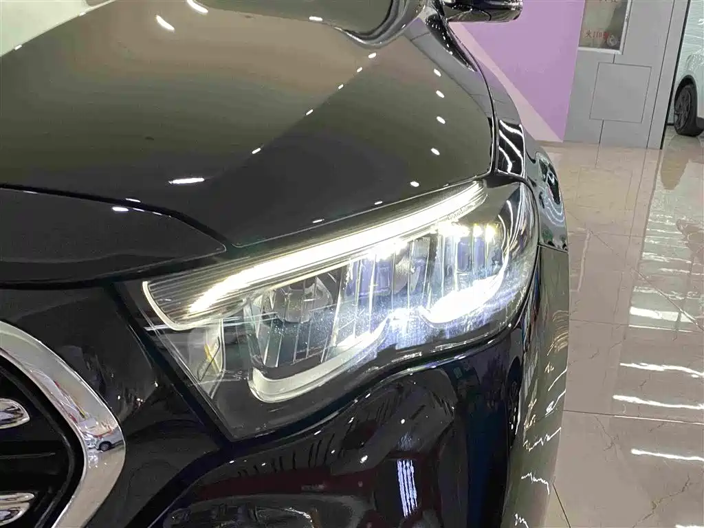 Mercedes-Benz E-Class — миниатюра 4