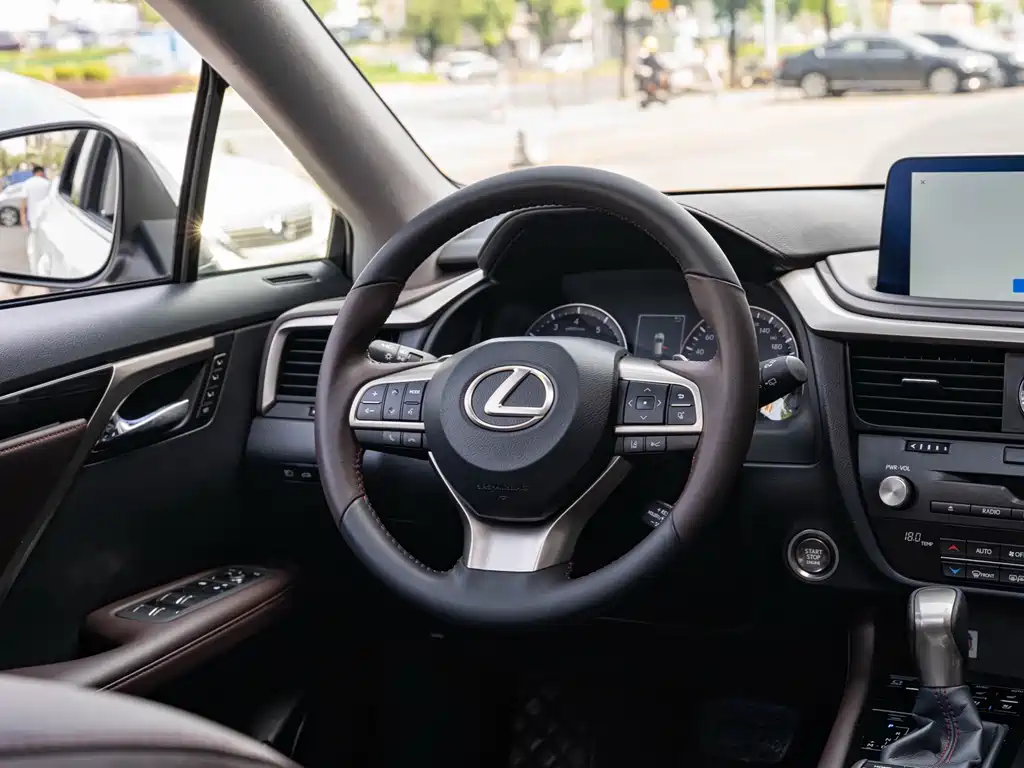 Lexus RX — миниатюра 14