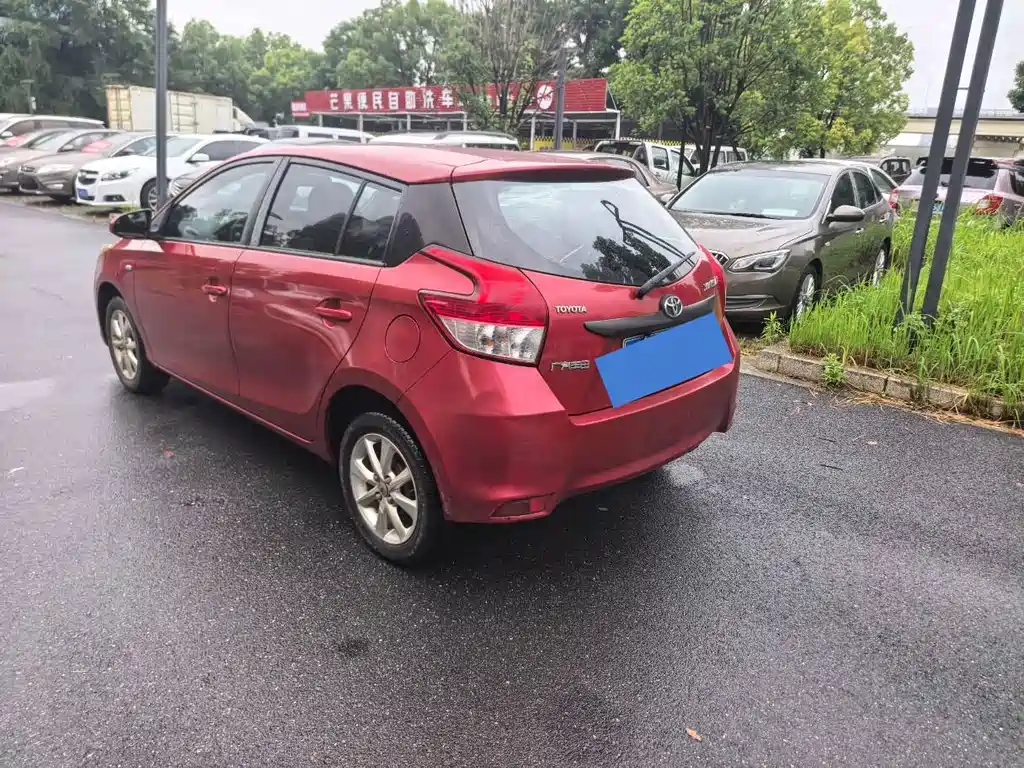 Toyota Yaris L — миниатюра 6