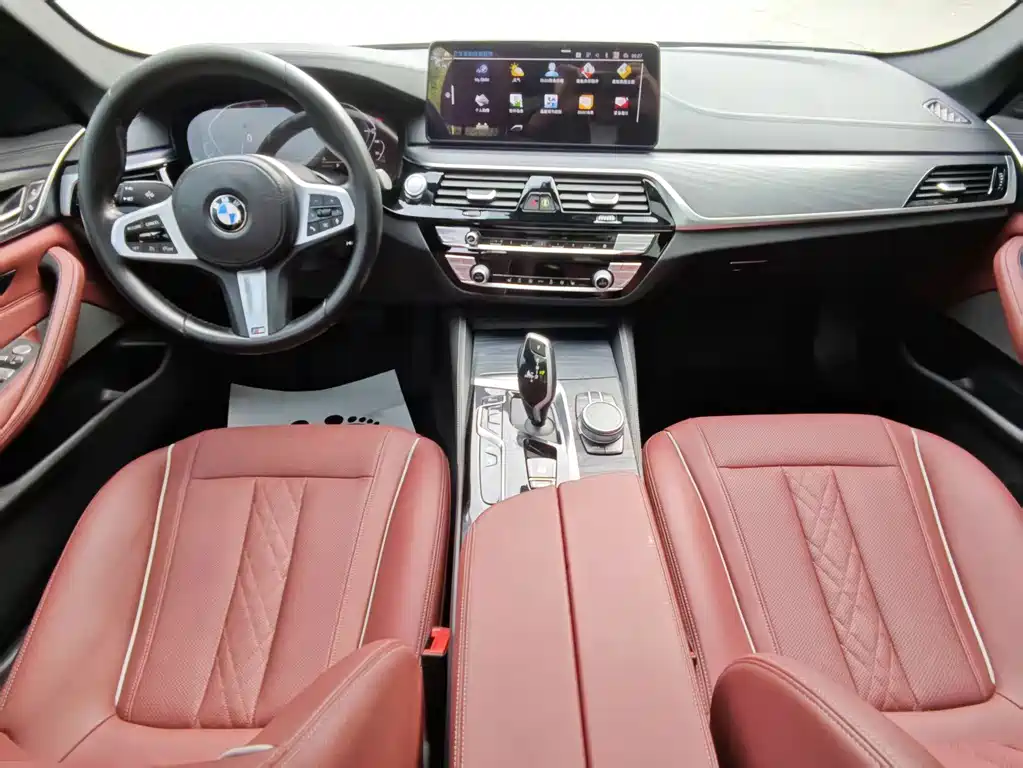 BMW 5 Series New Energy — миниатюра 10