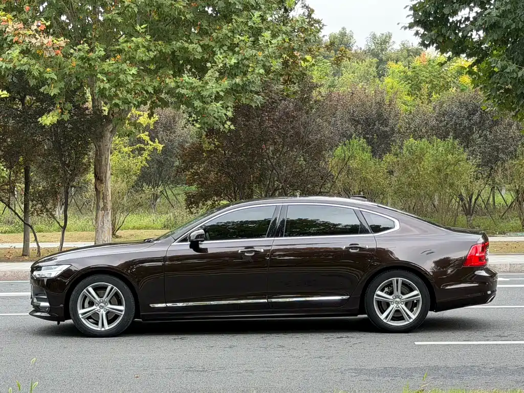 Volvo S90 — миниатюра 10