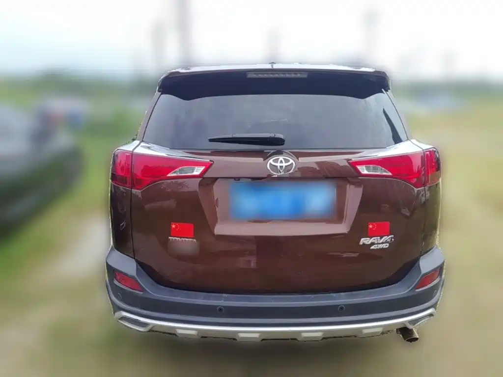 Toyota RAV4 — миниатюра 8