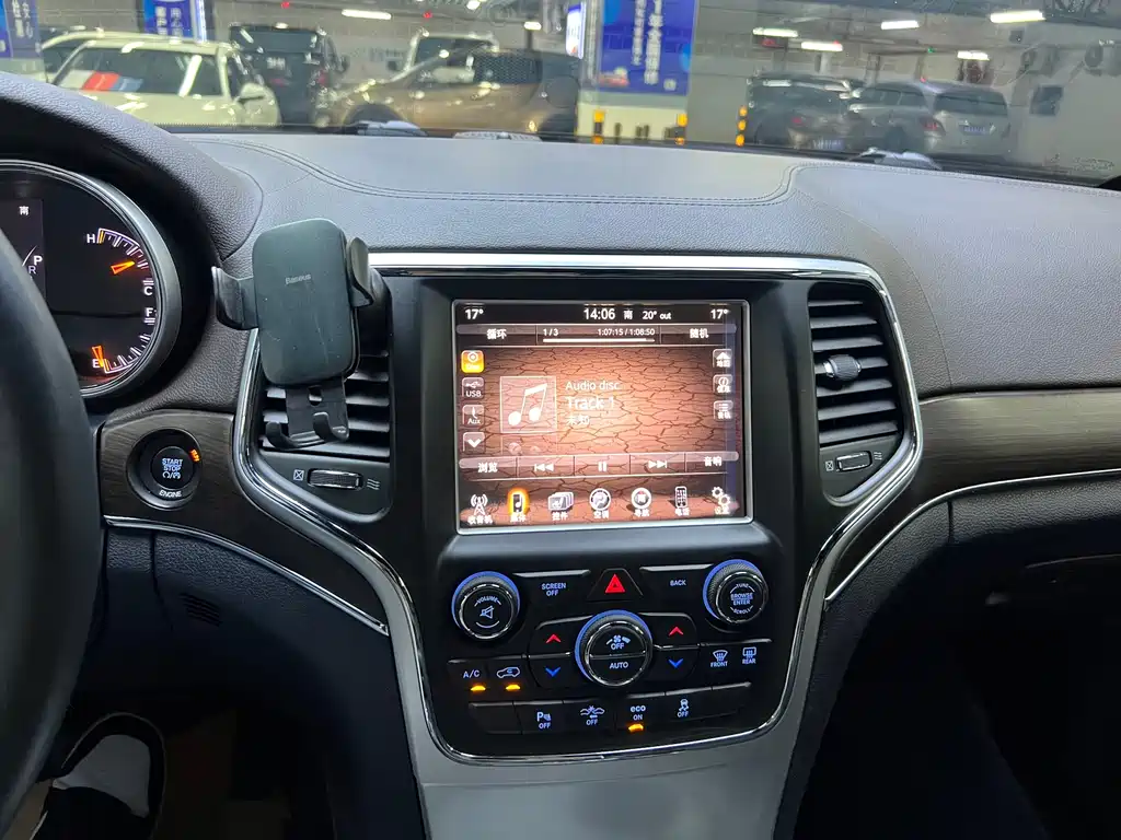Jeep Grand Cherokee (Import) — миниатюра 8