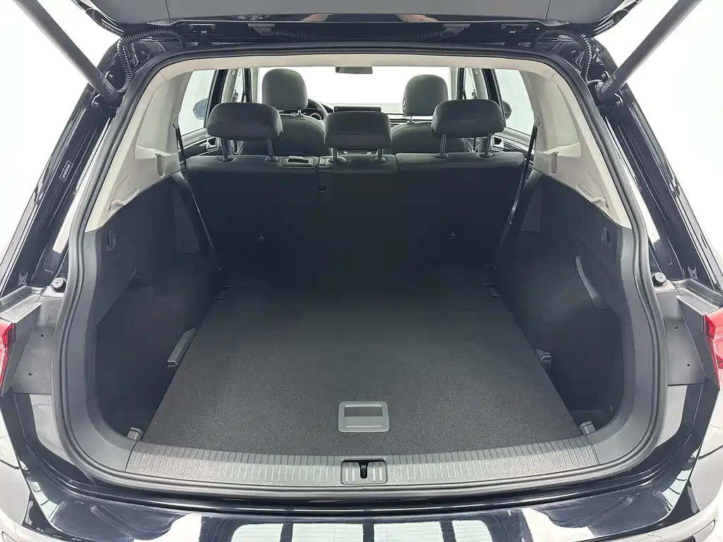 Volkswagen Tiguan L — миниатюра 18