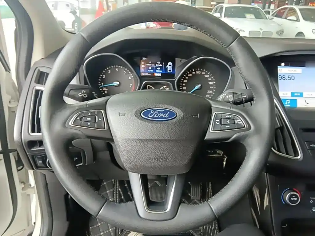 Ford Focus — миниатюра 11