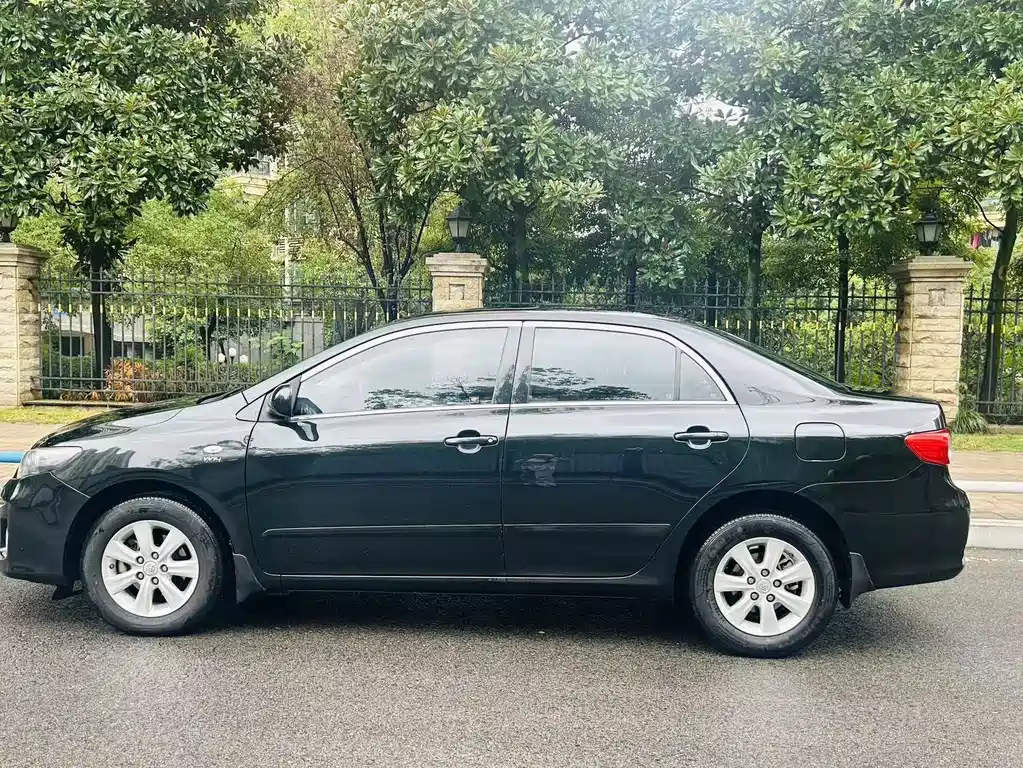 Toyota Corolla — миниатюра 8