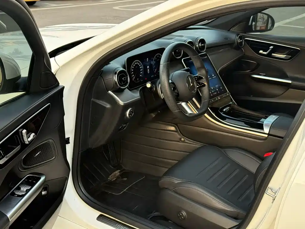 Mercedes-Benz C-Class — миниатюра 4