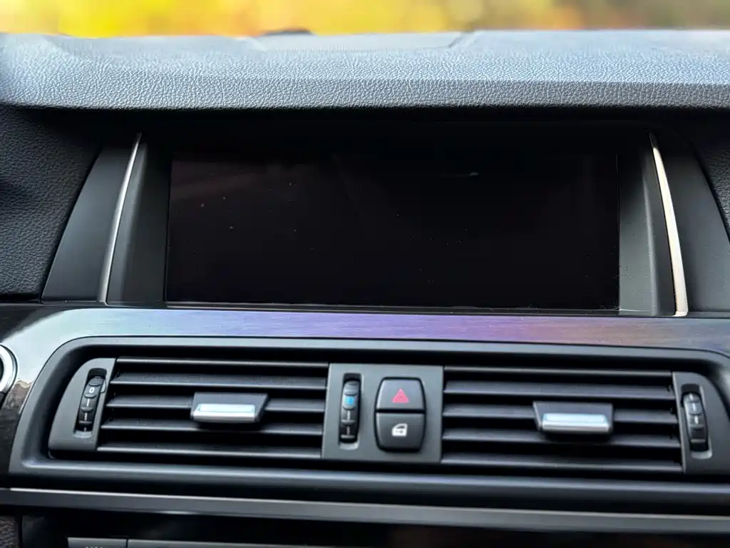 BMW 5 Series — миниатюра 16