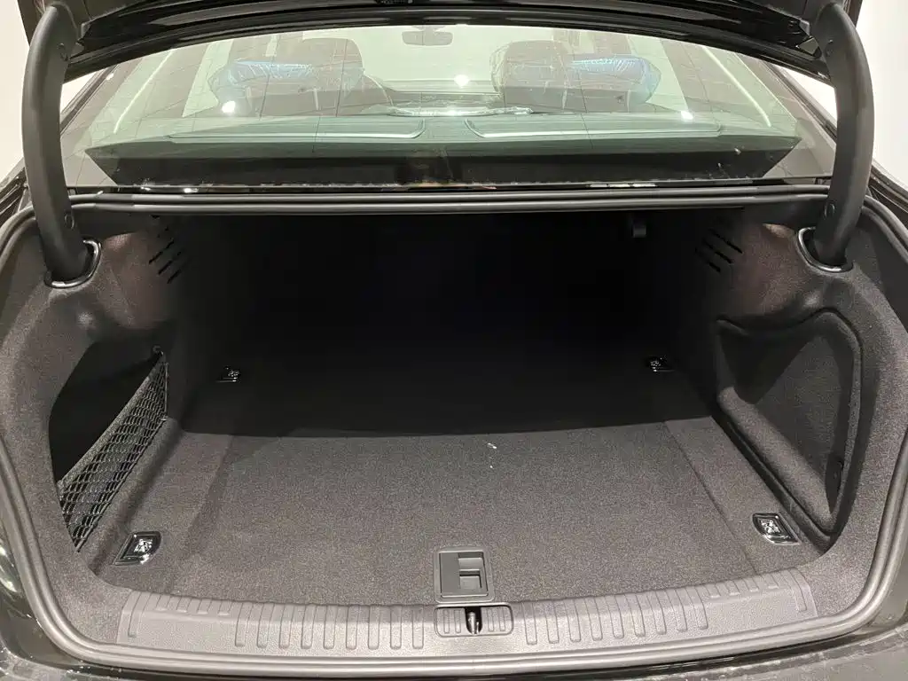 Audi A6L — миниатюра 7