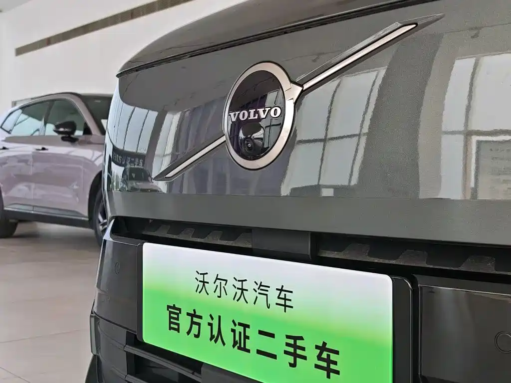 Volvo XC70 PHEV — миниатюра 5