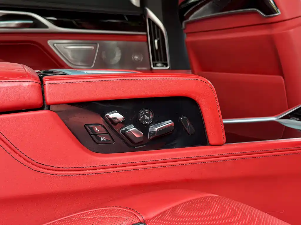 BMW 7 Series — миниатюра 16