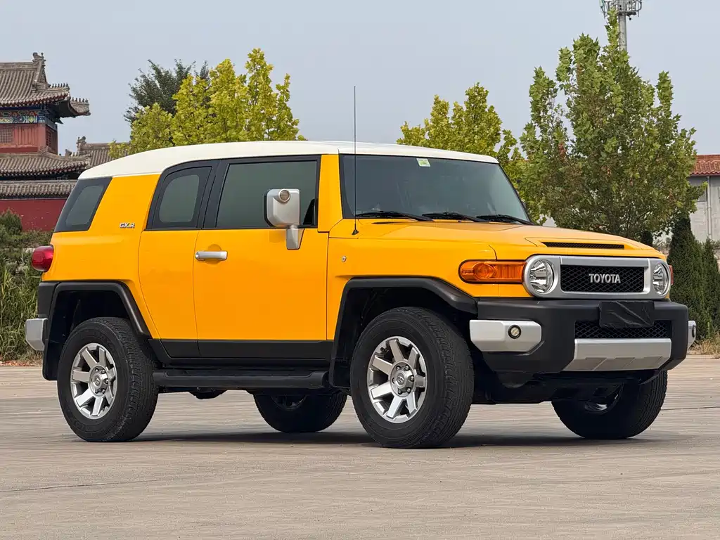 Toyota FJ Cruiser — миниатюра 3